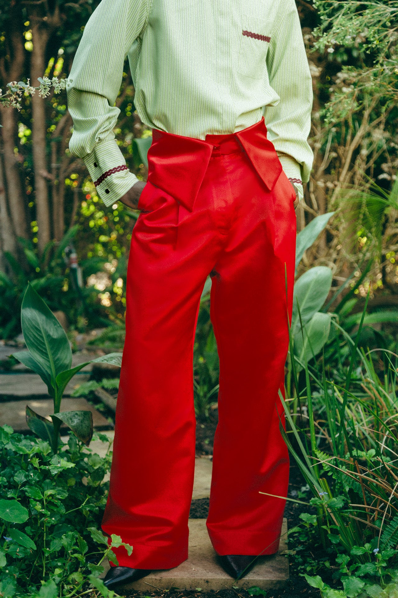 Crimsonage Collar Trouser